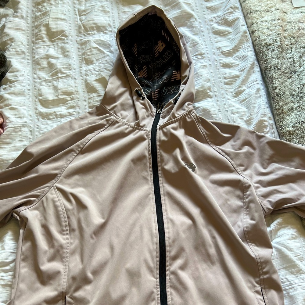 New Balance Windbreaker in XL